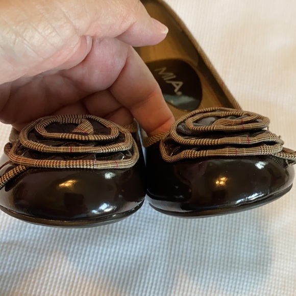 Mia Bloom Woman’s Slip On Shoes Round Toe Floral Block Heels Brown Size 6 M - Picture 12 of 12